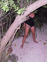 Photo 1, wife penetrate outdoors shoot