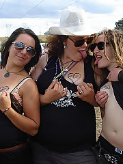 Photo 1, punk college