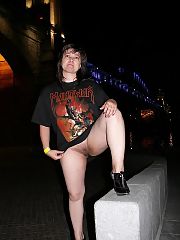 Photo 1, butt wife pissing public