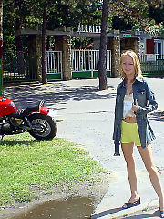 Photo 1, big boob public park