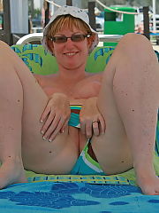 Photo 1, phone mom beach