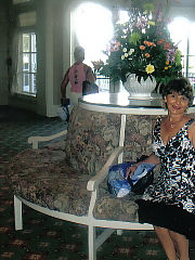 Photo 1, granny playing vacation