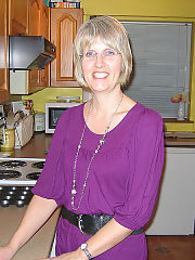Photo 1, granny showing