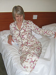 Photo 1, granny showing