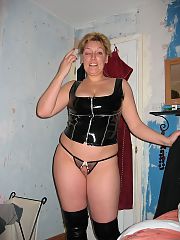 Photo 1, mom blowing prick exposing