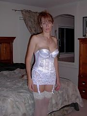 Photo 1, milf share couple