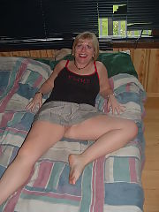 Photo 1, mom showing