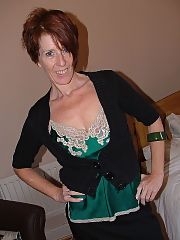Milf penetrating