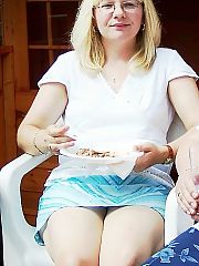 Photo 1, vintage mom plays