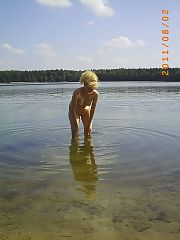 Photo 1, wife village beach
