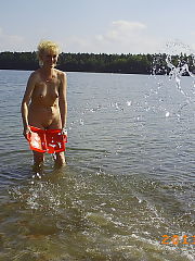 Photo 1, wife village beach