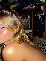 Blondie teenager shows college