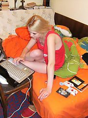 Photo 1, skinny lighthaired teen livecam