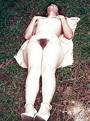 Photo 1, exposing hairy cunt outdoor