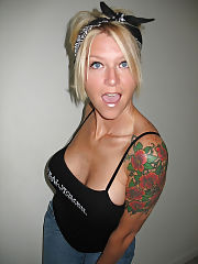 Tattooed showing cam