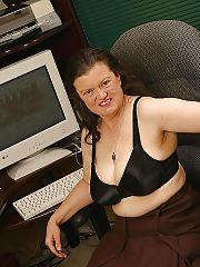 Photo 1, mature wanking snatch office