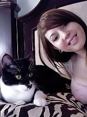 Photo 1, busty exposing massive titties