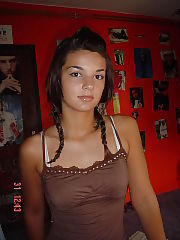 Teen jerking pussy