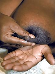 Photo 1, busty mature dark milf