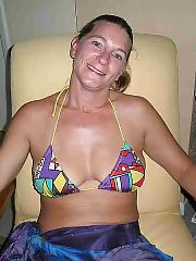 Photo 1, spreading wanking snatch