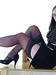 Photo 1, brunette milf tights stockings