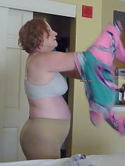 Photo 1, chubby mature wife showing