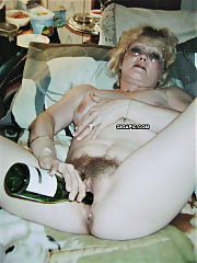 Photo 1, vintage wife
