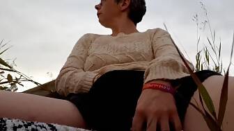 natural unshaved milf smoking