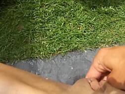 10 min - Small teenager ejaculation outdoor