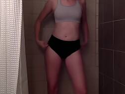 18 min - Spy undressing dancing shower