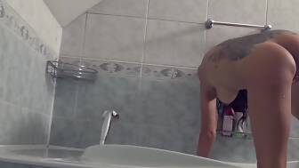 cunt masturbate bathroom