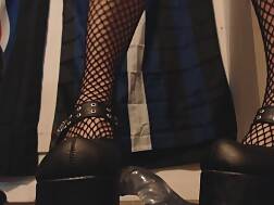 11 min - Goth prick heels