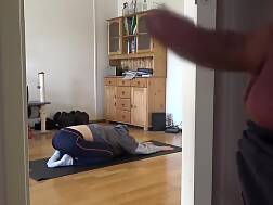 7 min - Stepsister yoga wank