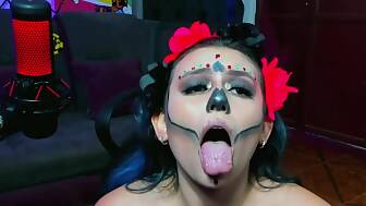 masturbates plays nips