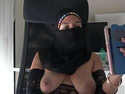 5 min - Huge titties arab mom