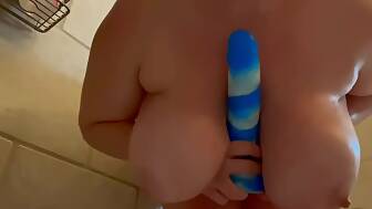 huge tit milf penetrates