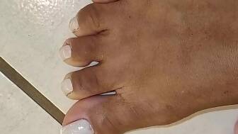 penetrating feet four