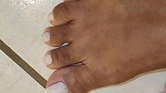 penetrating feet four