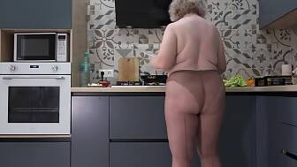 curvy wife nylon pantyhose