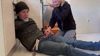 wife suck kitchen sperm