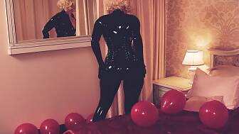 latex milf seduce