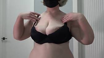 bouncing huge jugs milf