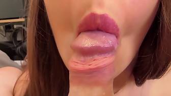 closeup sucks huge cumshot
